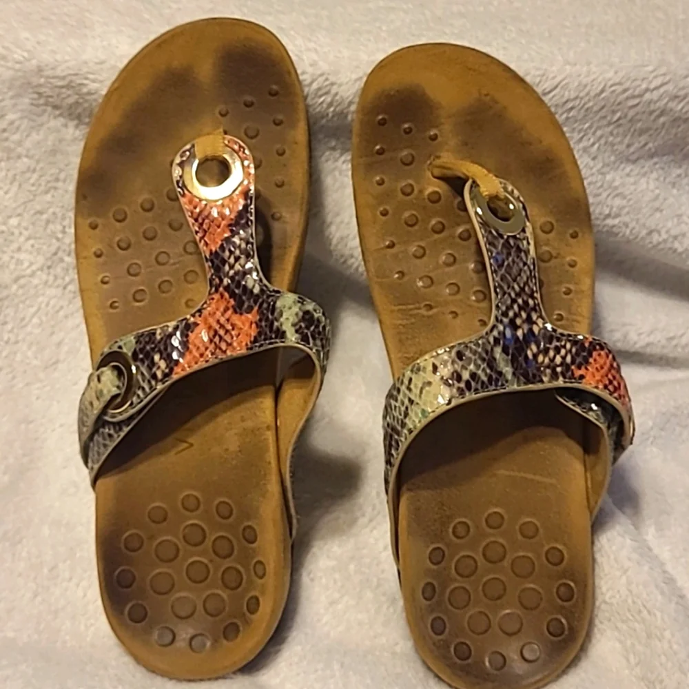 Vionic sandals - Picture 1 of 4